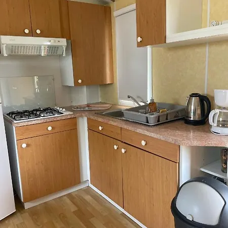 Mobil-home Au Bord De L'eau 营地 *
