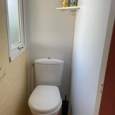 Mobil-home Au Bord De L'eau 营地 *